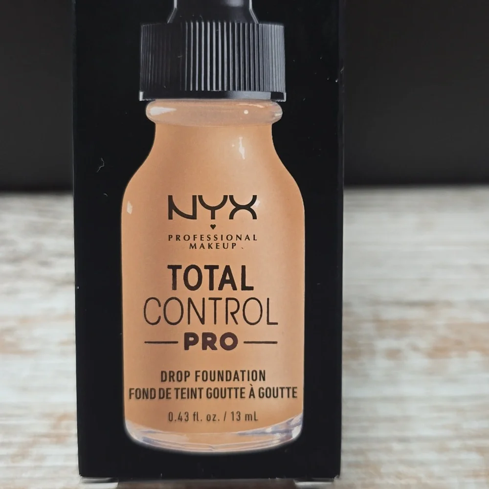 NYX Total Control Pro Foundation - Classic Tan